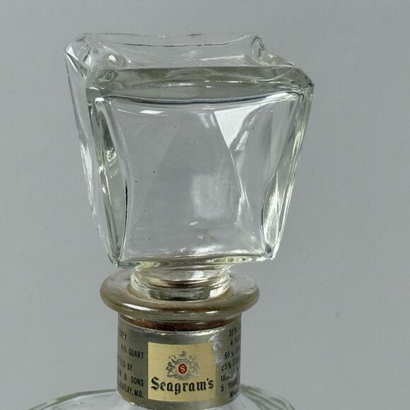 Vintage Seagrams Glass Whiskey Decanter With Stopper & Gold Label - Picture 4 of 8